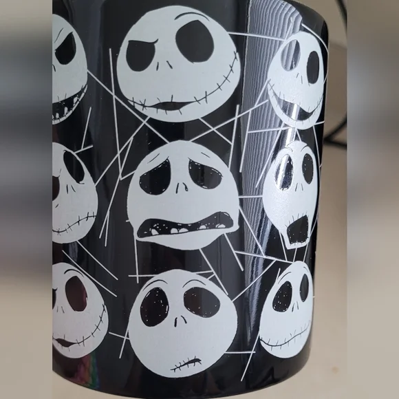 Disney Jack Skellington 20 oz Glow In The Dark Mug! - Picture 3 of 11